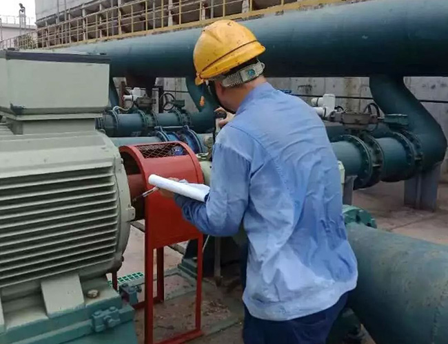 三相異步電機(jī)的電流過(guò)大是因?yàn)槿毕噙\(yùn)行嗎? 三相異步電機(jī)的電流過(guò)大是因?yàn)槿毕噙\(yùn)行嗎?