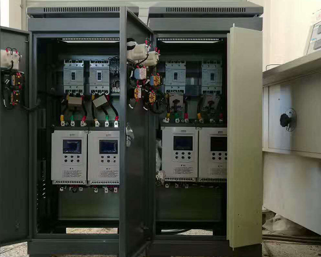圖為高壓電機(jī)配套軟啟動柜實物照片 圖為高壓電機(jī)配套軟啟動柜實物照片